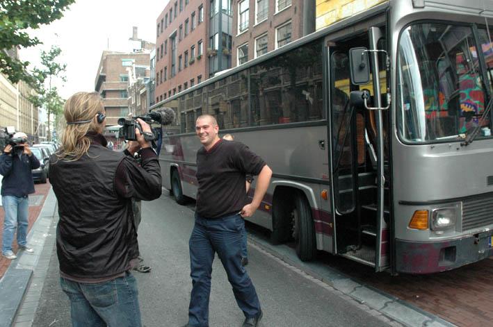 Maarten stapt uit de bus