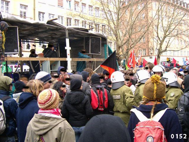 Politie-ingreep tijdens slotmanifestatie