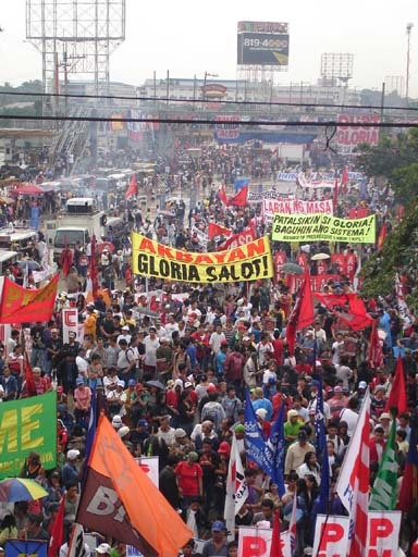 Indymedia NL (Nederland) - Philippines: AKBAYAN leads protests over SONA