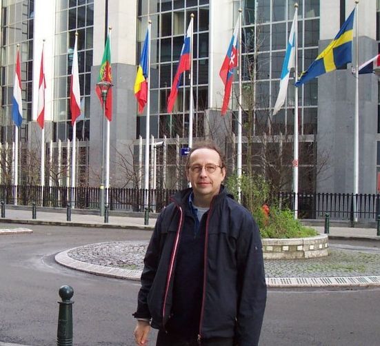 Photo, political refugee from US Dr Les (Leslie) Sachs at EU Parliament