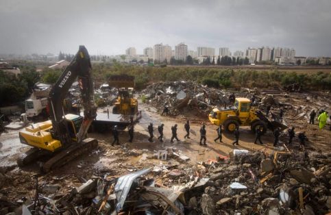 Volvo equipment used to demolish Palestinian homes in Lod, 10 December. Oren Ziv